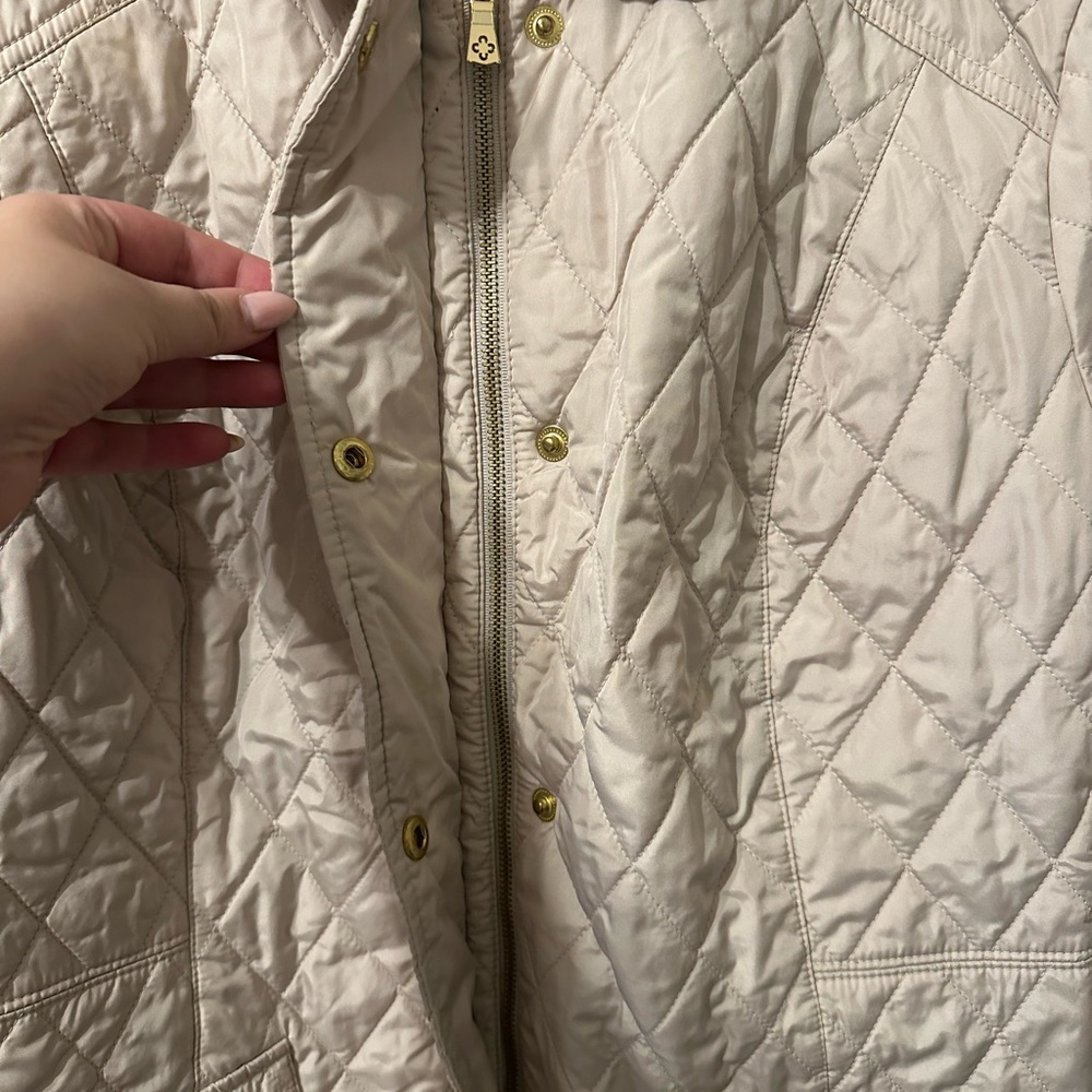 Quilted Light Jacket - Picture 3 of 6